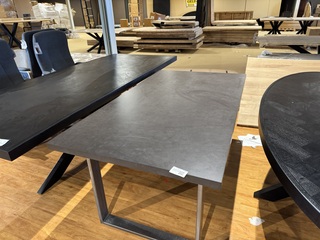 Eettafel, grijs lamalux